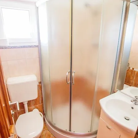 Veli Vrh Pensionat Pula