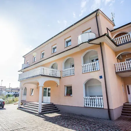 Pensionat Veli Vrh 3*