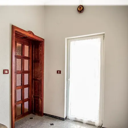 Veli Vrh Pensionat Pula