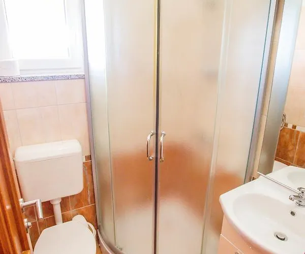 Veli Vrh Πανσιόν Πούλα