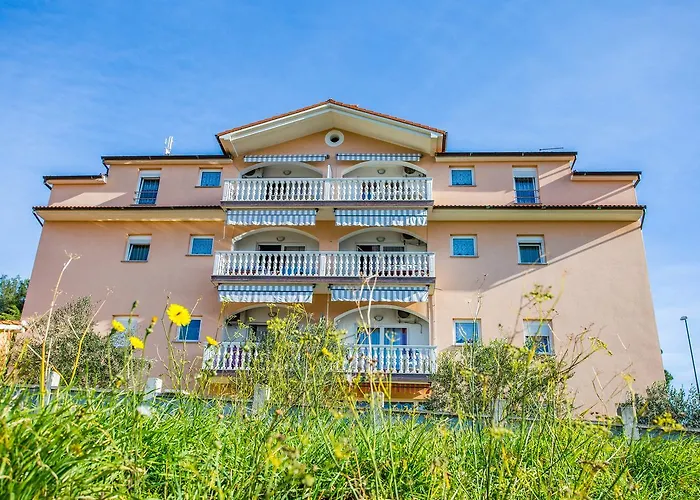 Veli Vrh Πανσιόν