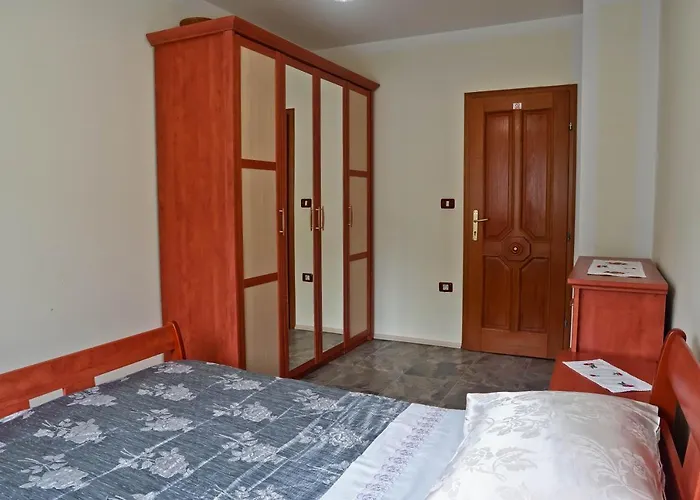 Veli Vrh Πανσιόν