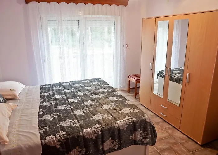 Veli Vrh Πανσιόν 3*