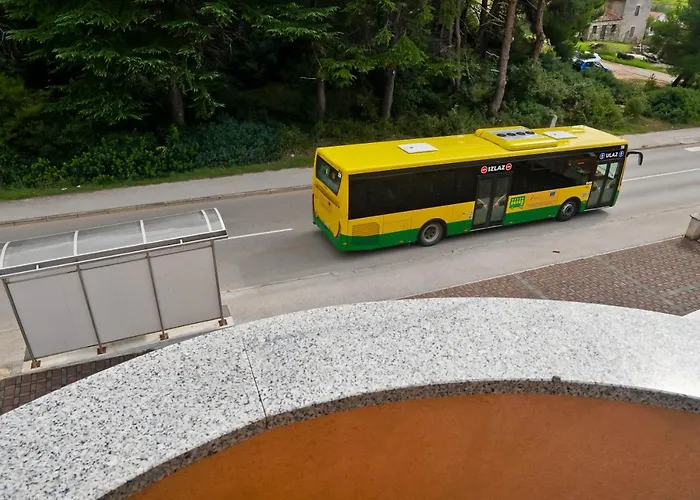 Veli Vrh Πανσιόν Πούλα