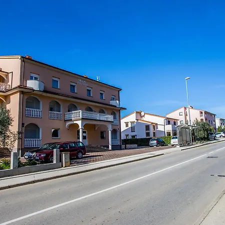 Veli Vrh بيت ضيافة