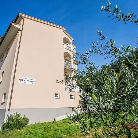 Veli Vrh Konukevi 3*