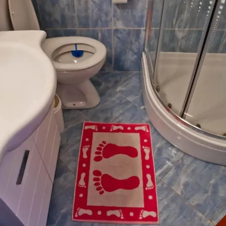 Veli Vrh Konukevi 3*