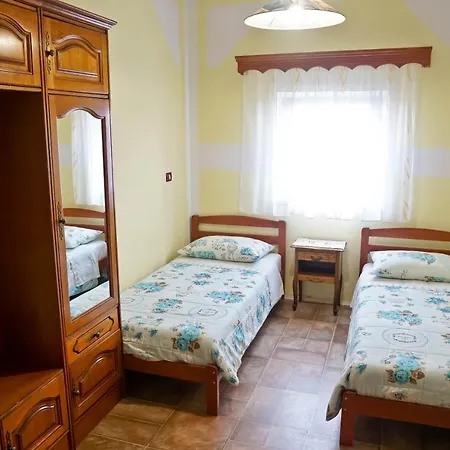 Veli Vrh Konukevi Pula