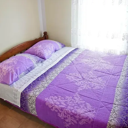 Veli Vrh Konukevi Pula