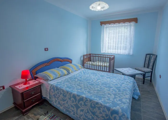 Veli Vrh Πανσιόν 3*