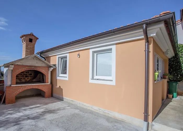 Πανσιόν Veli Vrh 3*