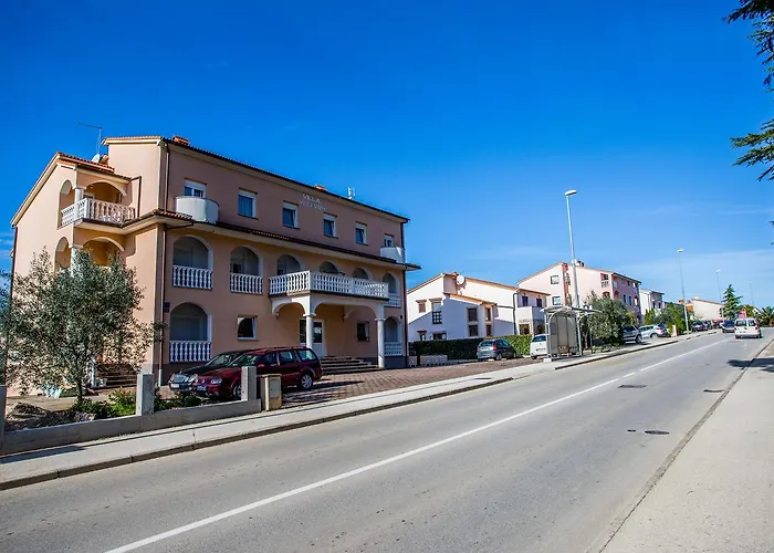 Veli Vrh Πανσιόν