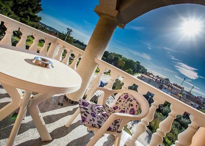 Veli Vrh Πανσιόν 3*