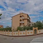 Veli Vrh Pensión Pula
